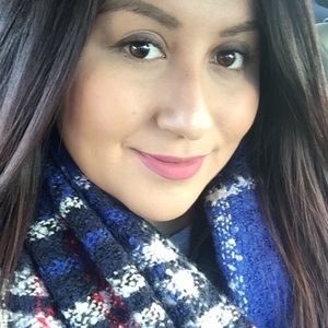 Meet your Posher, Cecilia